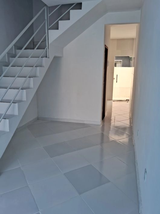 Casa Duplex de 2 quartos no Bairro Valverde em Nova Iguaçu