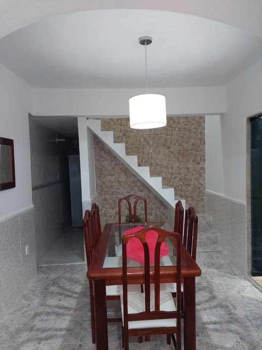 Casa Triplex a venda possui 250 m² com 3 quartos em Ouro Verde - Nova Iguaçu - RJ