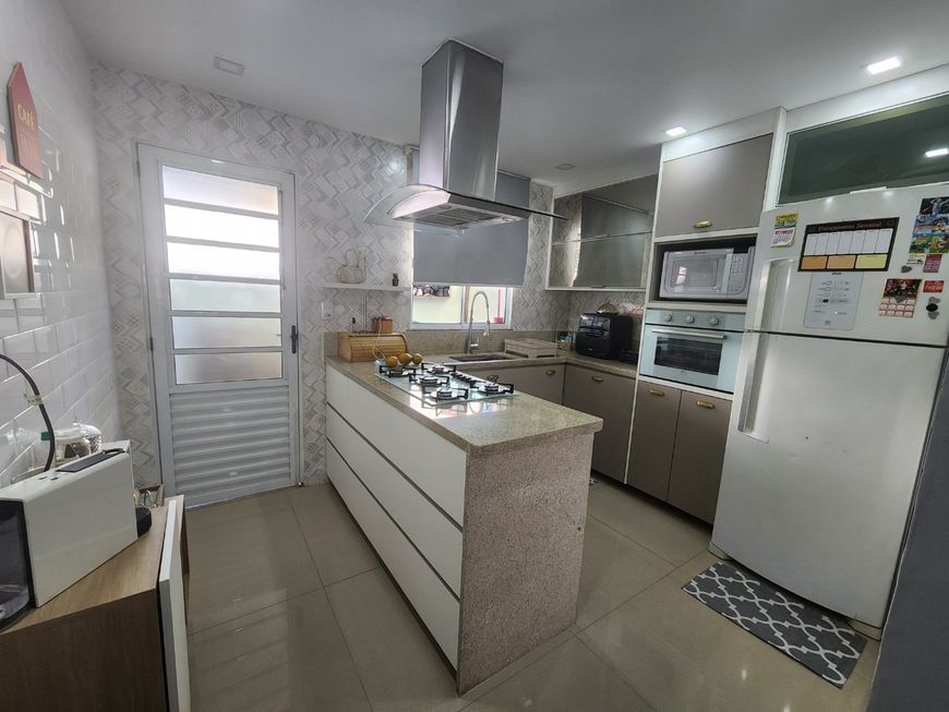 Casa Duplex e Recém reformada, c 02 Quartos - Condomínio Fechado, Cerâmica
