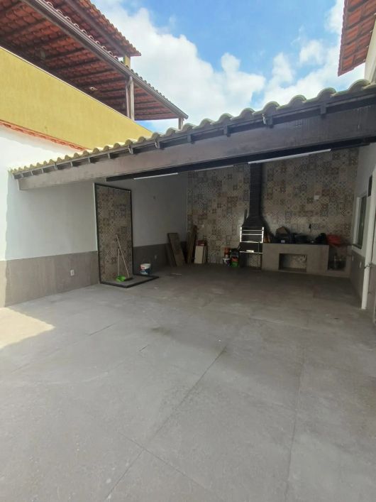 Casa Alto Padrão para aluguel e venda com 3 quartos em Prata - Nova Iguaçu - RJ