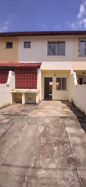 Casa com 2 Quarto(s) e 2 banheiro(s) para Alugar, 57 m² por R$ 840 / Mês