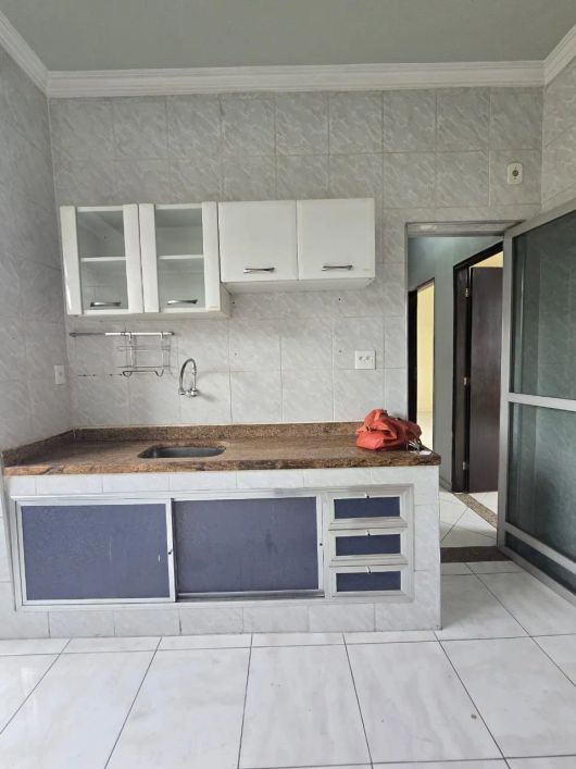 Apartamento de 02 quartos e garagem no centro de Nova Iguaçu