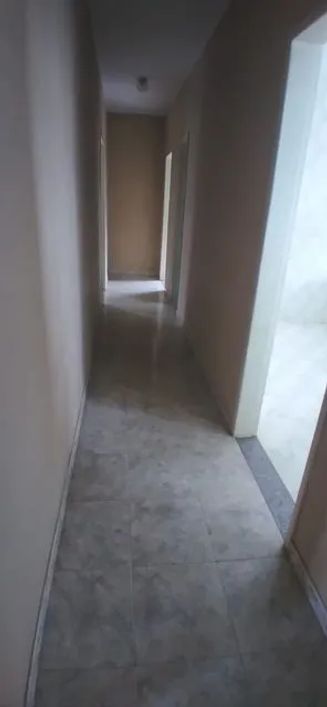 Apartamento com 3 Quarto(s) e 2 banheiro(s) para Alugar, 70 m² por R$ 990 / Mês