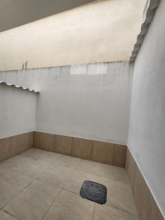 Casa duplex com possibilidade de terraço!