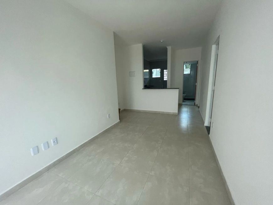 Vendo casa novinha com 2 quartos em Vila Operária Rancho Novo Nova Iguaçu