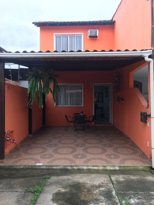 Vendo Casa com 2 qts no Condomínio Beija Flor da Colina em Nova Iguaçu