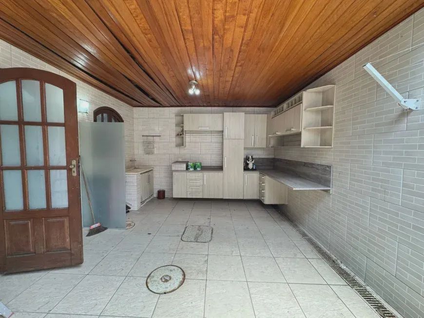 Casa ampla de condomínio 3 quartos - Nova Iguaçu
