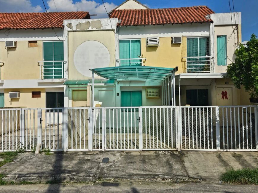 Casa duplex 2 quartos prox. ao Shopping Iguaçu - Aceita financiamento - Oportunidade!