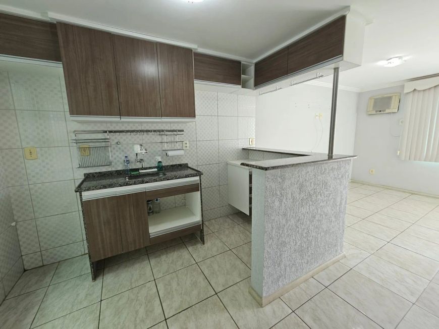 Casa duplex 2 quartos prox. ao Shopping Iguaçu - Aceita financiamento - Oportunidade!