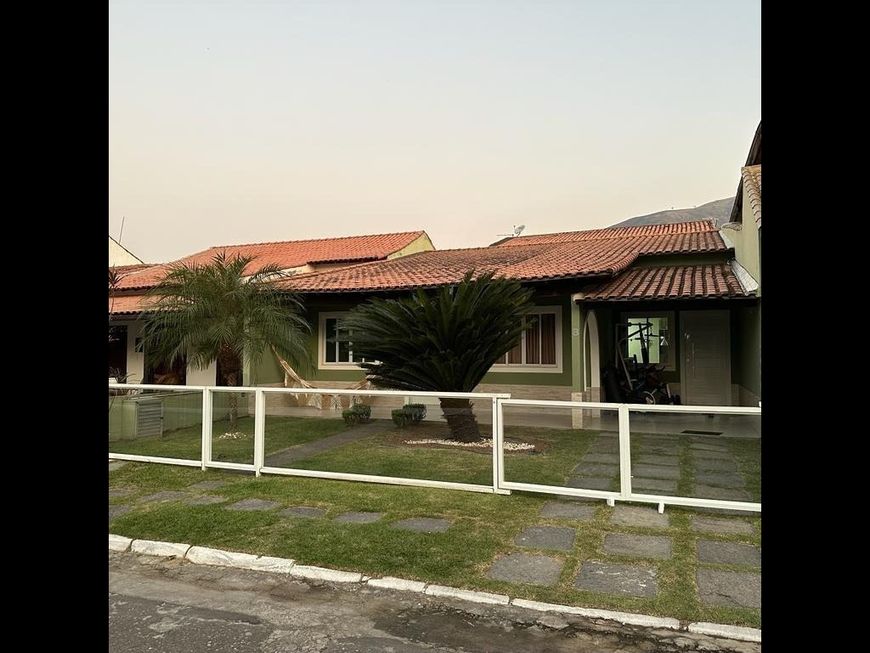 Casa de condomínio para venda possui 170 metros quadrados com 5 quartos
