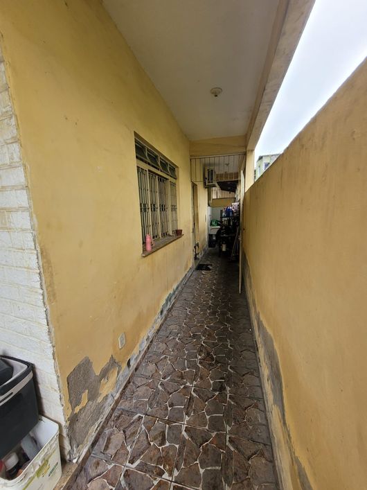 Casa Independente c/ 3 Quartos e Terraço Amplo - Centro/Nova Iguaçu