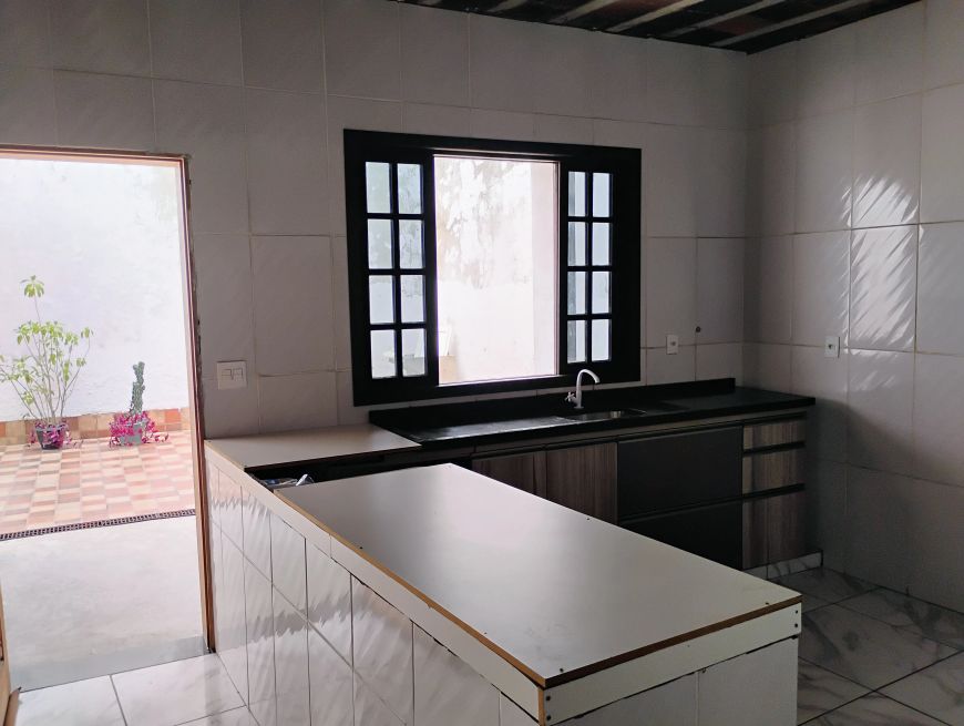 Imóvel para venda tem 200m² com 2 quartos, 01 suíte em Califórnia - Nova Iguaçu - RJ