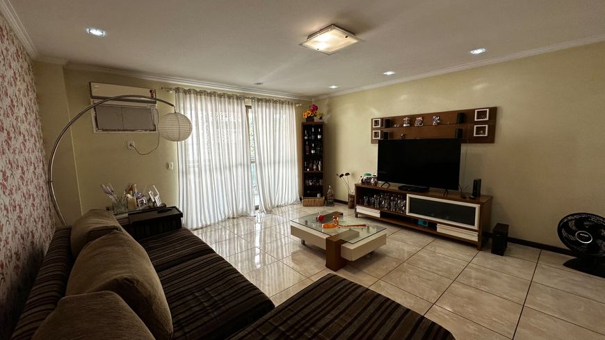 Apartamento para venda possui 137 metros quadrados com 4 quartos em Palmeiras - Nova Iguaçu - RJ