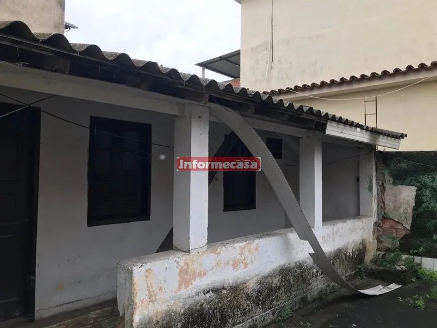 Casa à venda em Nova Iguaçu-RJ, bairro Jardim Império: 4 quartos, 2 banheiros, 1 vaga de garagem, 42