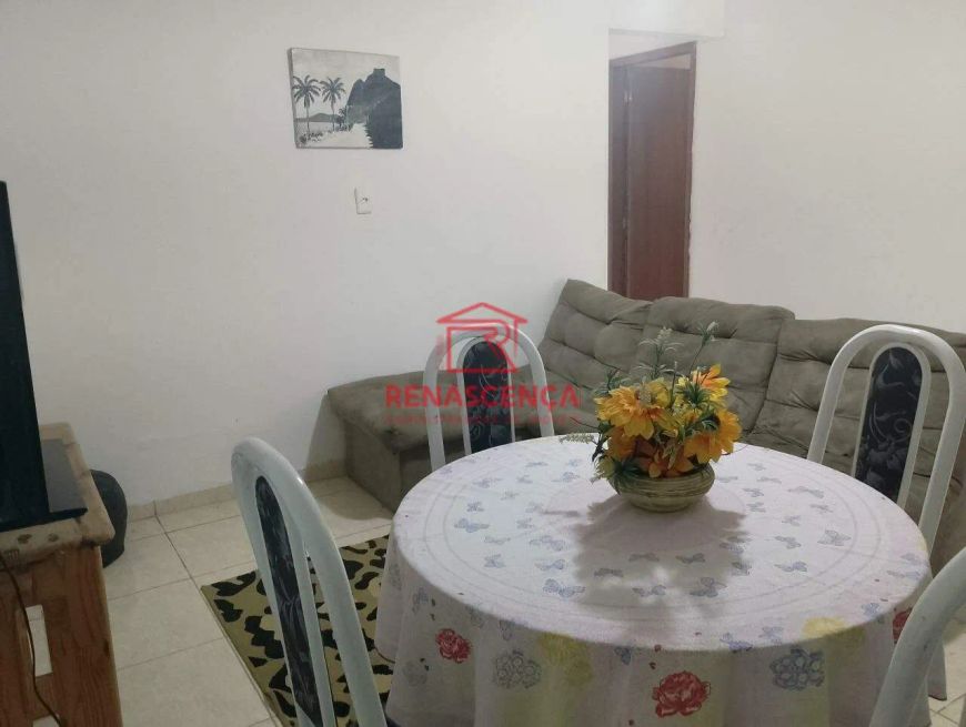 Casa com 2 Quartos e 3 Vagas de Garagem em Nova Iguaçu.