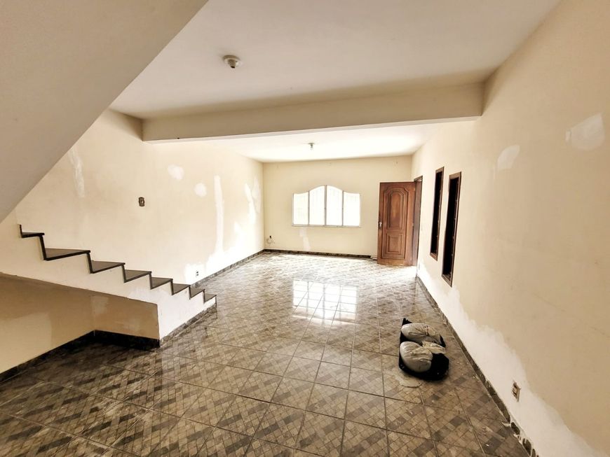Casa ampla e independente no bairro da Luz