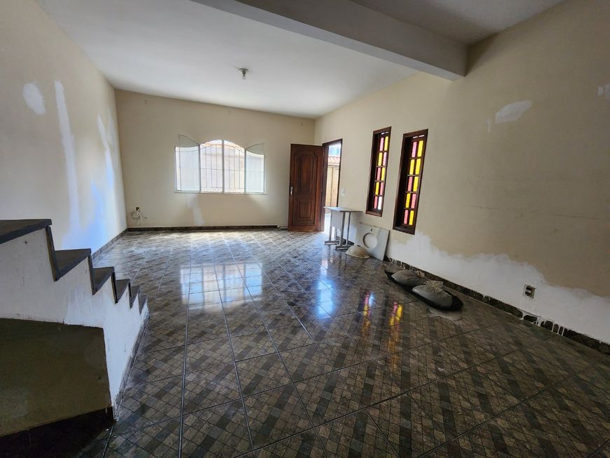 Casa ampla e independente no bairro da Luz