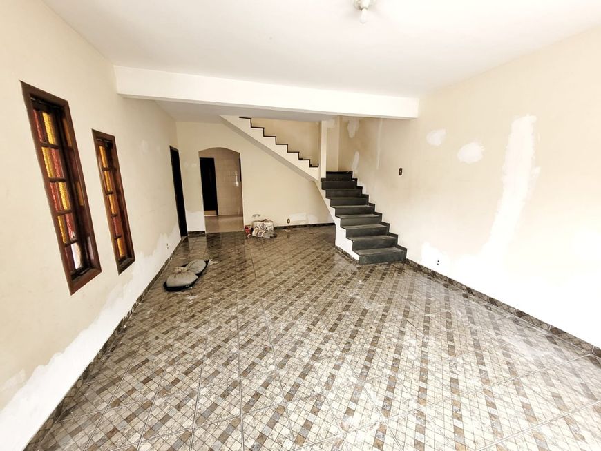 Casa ampla e independente no bairro da Luz