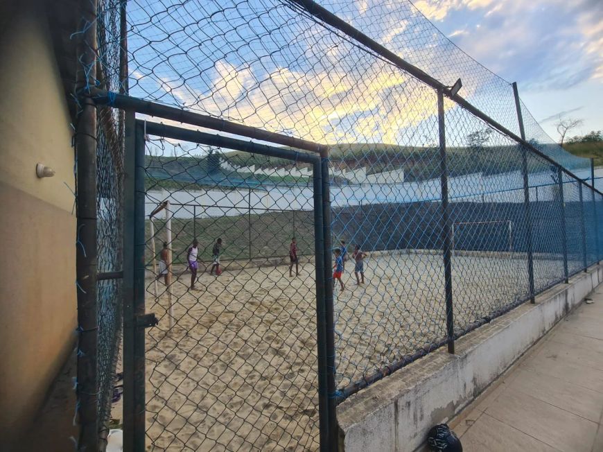 Imóvel para aluguel possui 48 metros quadrados com 2 quartos em Jardim Alvorada - Nova Iguaçu - RJ