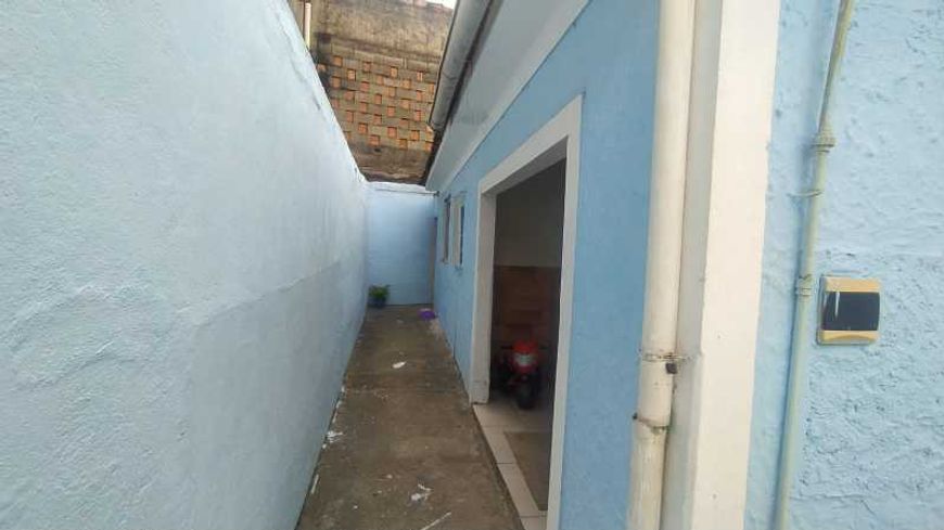 Casa de 2 quartos com quintal à venda em Nova Iguaçu