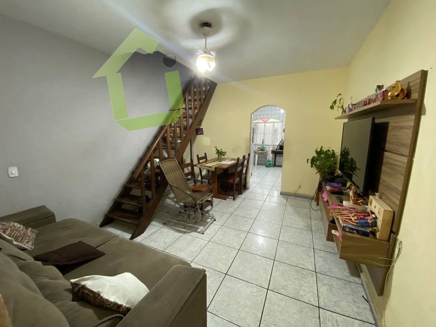 VENDA – Casa Duplex 2 Quartos no Bairro Bandeirantes