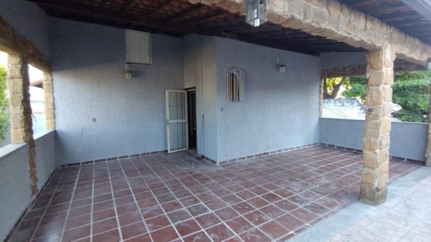 Casa para Venda em Nova Iguaçu, Caonze, 3 dormitórios, 4 banheiros, 2 vagas