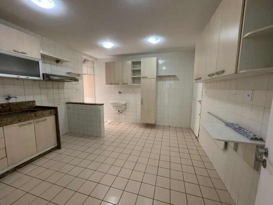 Vendo Casa linear com 2 qts e 2 vagas em condomínio no centro de Nova Iguaçu perto do Acqua
