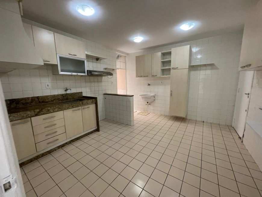 Vendo Casa linear com 2 qts e 2 vagas em condomínio no centro de Nova Iguaçu perto do Acqua