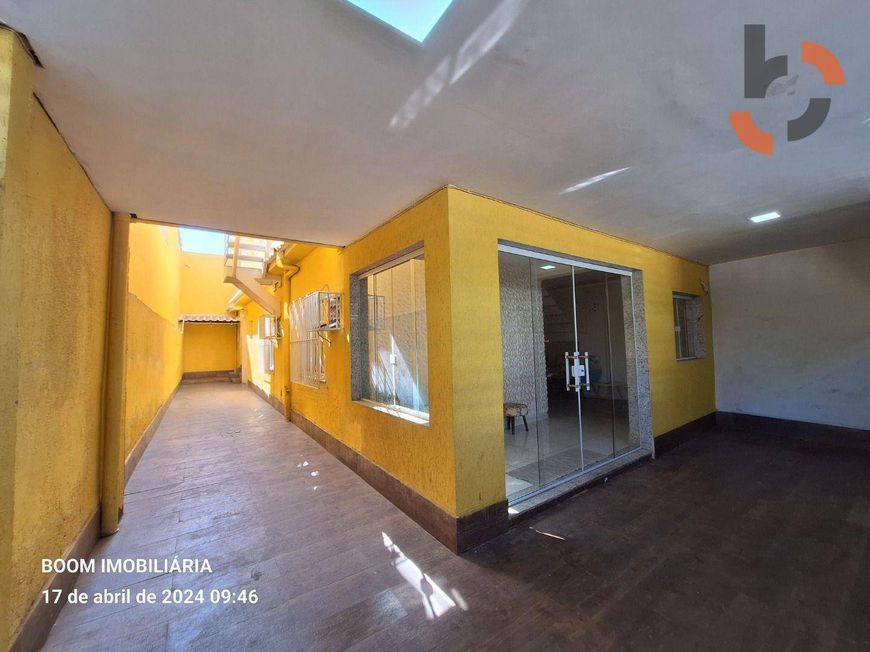 Casa com 3 dormitórios à venda, 290 m² por R$ 650.000,00 - Vila Nova - Nova Iguaçu/RJ