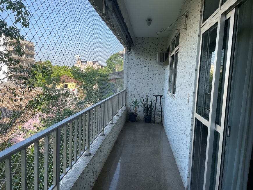 Vendo apartamento super espaçoso com 120m² na Floresta Miranda centro de Nova Iguaçu