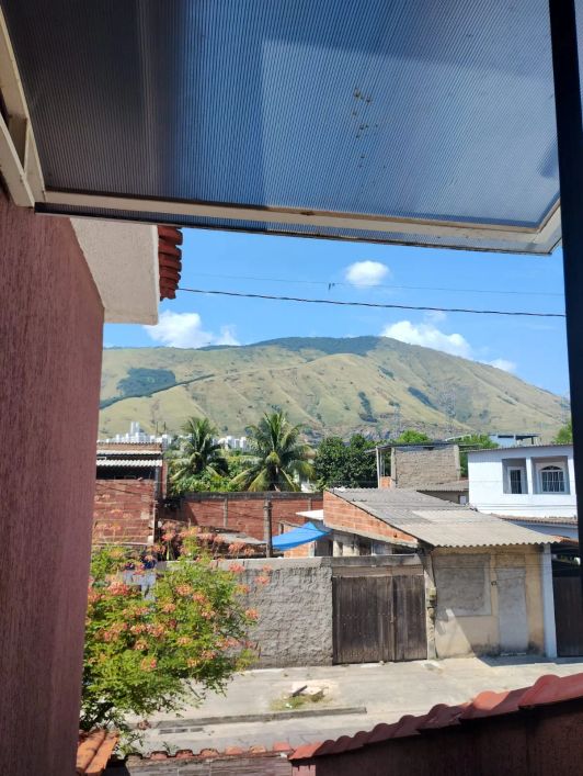 Imóvel para venda tem 180 metros quadrados com 6 quartos em Ouro Verde - Nova Iguaçu - RJ