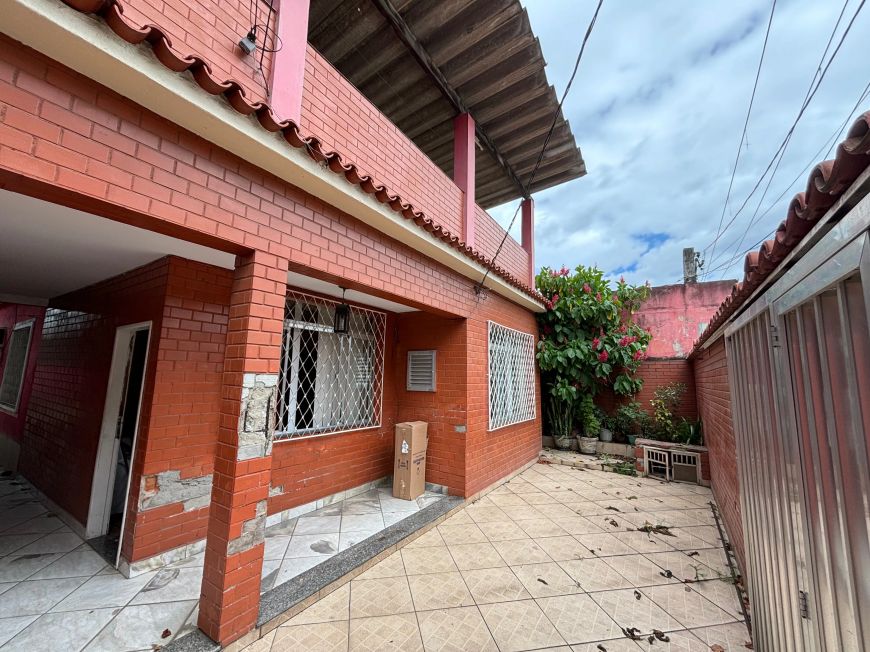 🏡 Casa Espetacular com 4 Quartos, 2 Suítes e 3 Vagas de Garagem no Jardim Tropical! 🌟 Conforto e