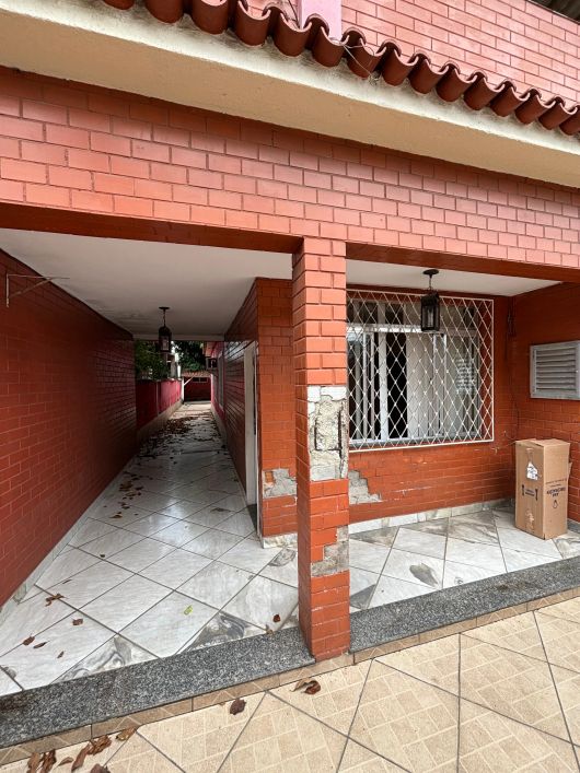 🏡 Casa Espetacular com 4 Quartos, 2 Suítes e 3 Vagas de Garagem no Jardim Tropical! 🌟 Conforto e