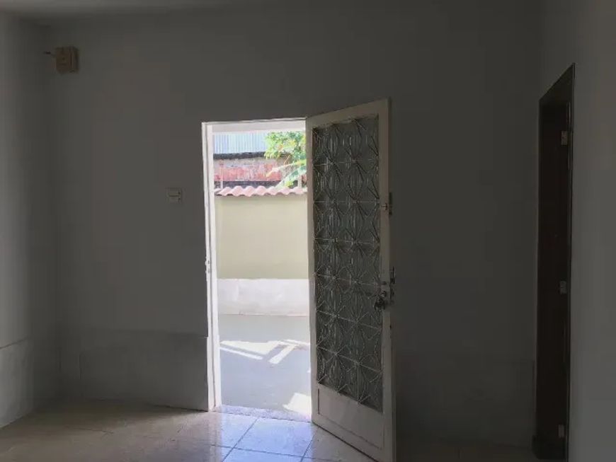 Casa ampla em condomínio fechado no Centro de Nova Iguaçu / Excelente planta com 3 quartos