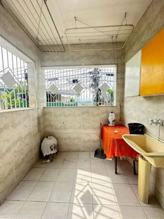 Casa para Venda em Nova Iguaçu, Califórnia, 3 dormitórios, 1 banheiro, 2 vagas