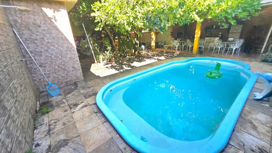 Casa com 4 dormitórios à venda, 300 m² por R$ 750.000 - Andrade Araújo - Nova Iguaçu/RJ