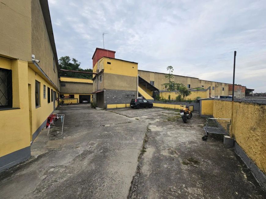 Casa para Venda em Nova Iguaçu, Comendador Soares, 2 dormitórios, 1 banheiro, 1 vaga