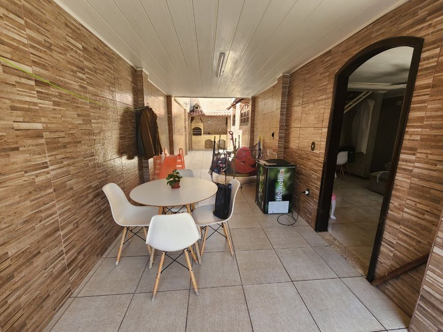 Linda Casa duplex com quintal e área gourmet em condomínio no bairro da Luz!