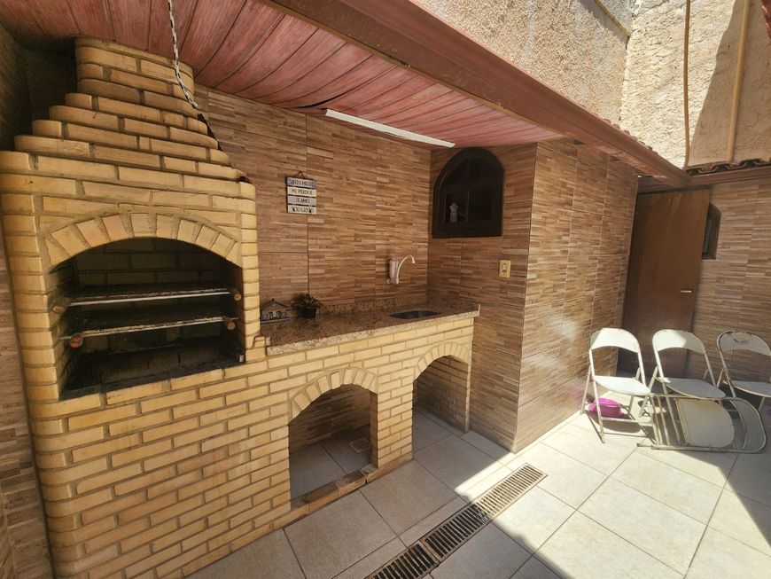 Linda Casa duplex com quintal e área gourmet em condomínio no bairro da Luz!