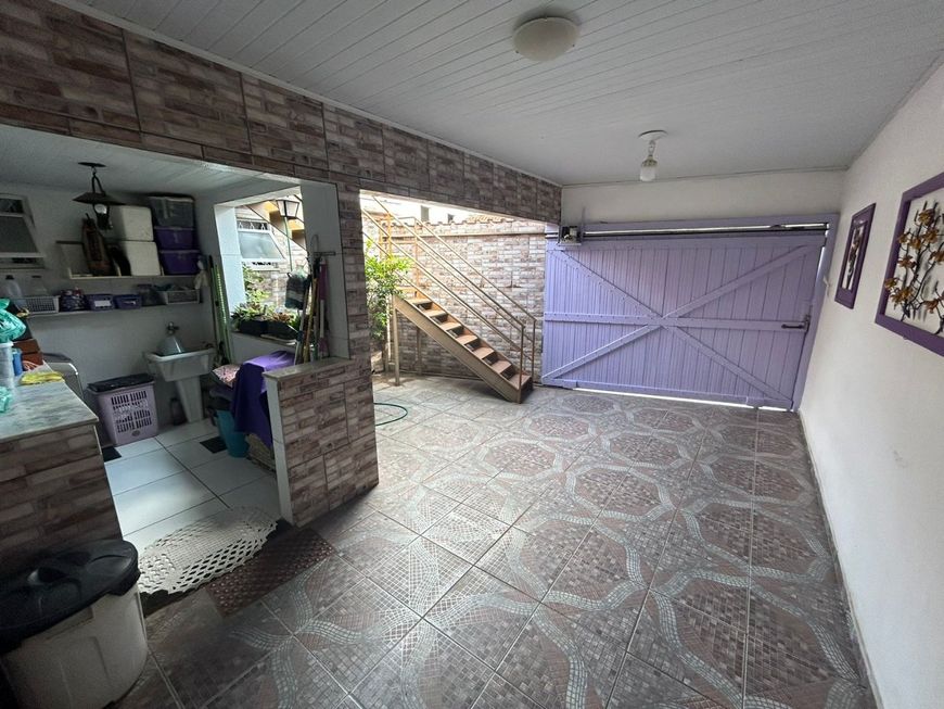 Linda cada linear com quintal e terraço em condomínio fechado