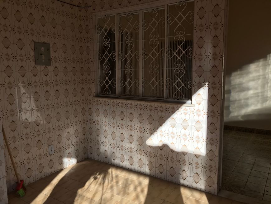 Vendo casa no alto da Posse Nova Iguaçu com 3 quartos e quintal grande atrás arborizado