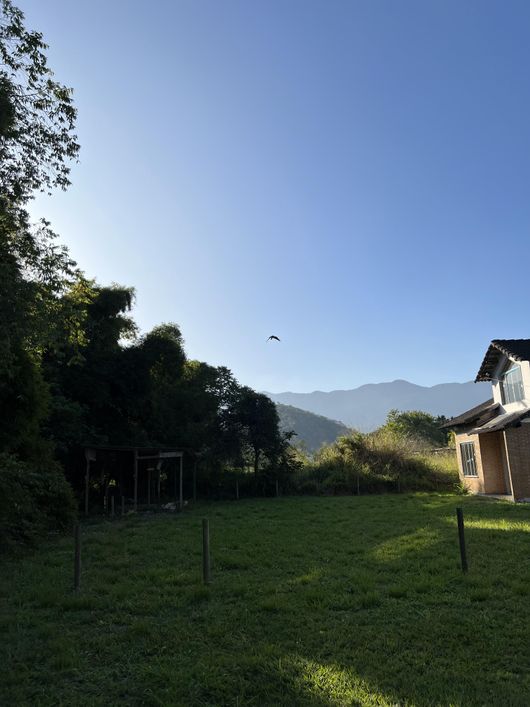 Casa de condomínio para venda possui 92 metros quadrados com 2 quartos em Tinguá - Nova Iguaçu - RJ