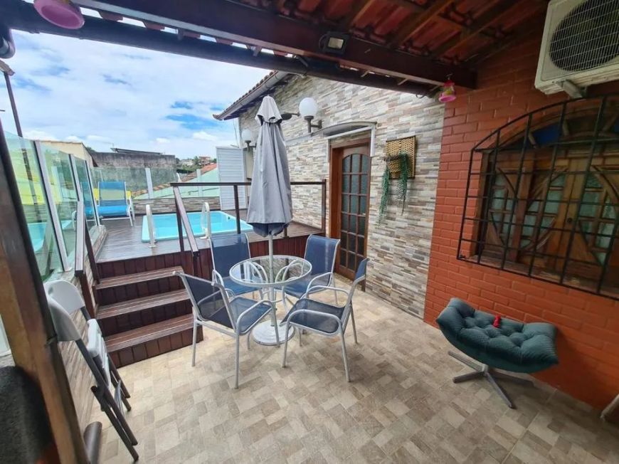 Casa para Venda em Nova Iguaçu, Rancho novo, 6 dormitórios, 1 suíte, 4 banheiros, 3 vagas