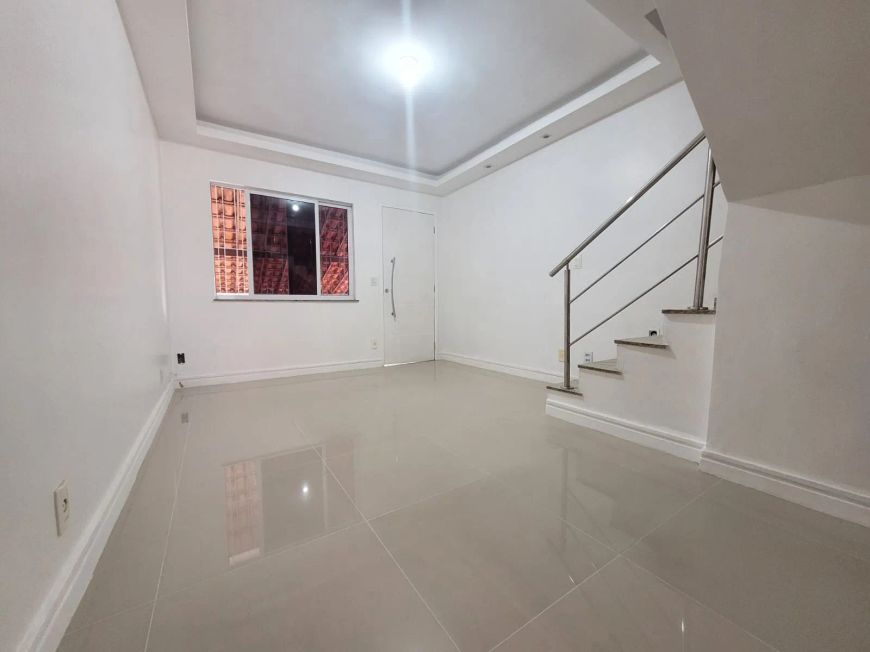 Imóvel para venda possui 80 metros quadrados com 2 quartos em Essolandia - Nova Iguaçu - RJ