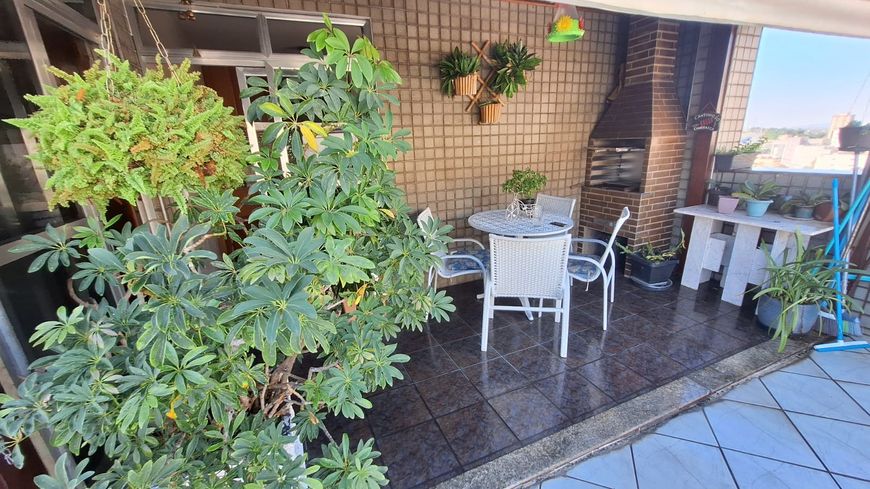 Cobertura no Centro de Nova Iguaçu, 3 quartos, 2 salas, 4 banheiros. Piscina e Churrasqueira.