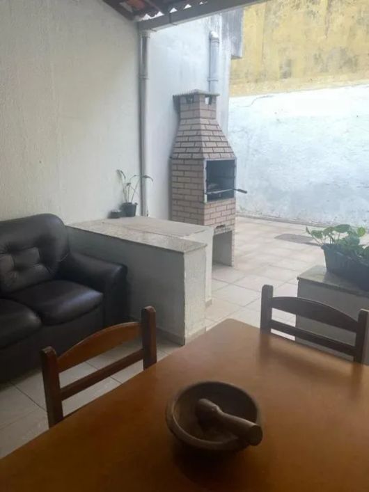 Casa para Venda em Nova Iguaçu, Conjunto Residencial Redenção, 2 dormitórios, 2 banheiros, 4 vagas
