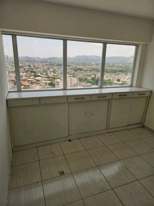 Sala Comercial para Locação em Nova Iguaçu, Centro, 1 banheiro, 1 vaga