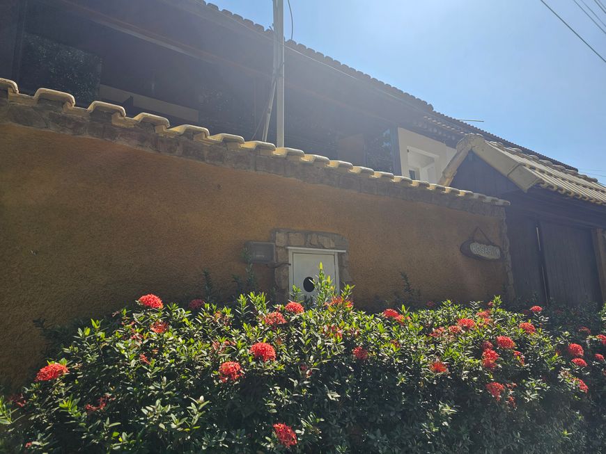 Casa 3 suítes em condomínio fechado de Nova Iguaçu
