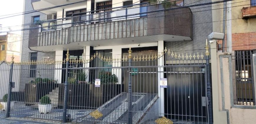 Apartamento de 198 metros quadrados no Centro com 4 quartos