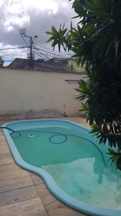 Casa para Venda em Nova Iguaçu, Imperador, 4 dormitórios, 1 suíte, 3 banheiros, 2 vagas